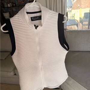 Under Armour Fitted ColdGear Women's White and Black Quilted Sleeveless Vest